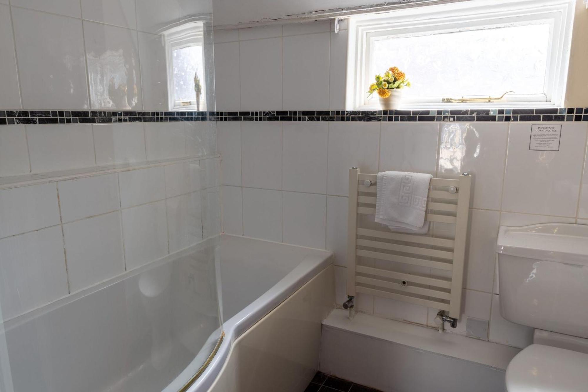 The Warehouse Hotel Yeovil Phòng bức ảnh