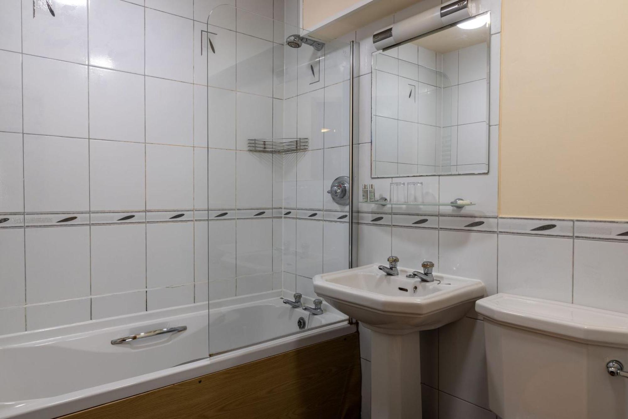The Warehouse Hotel Yeovil Phòng bức ảnh